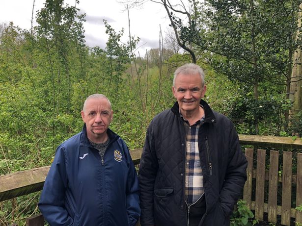 Paul Davis, a plumber with Brugada syndrome who could at any moment make his heart stop, urges the family of Laura Hogg, a mother of seven from Swadlincote who died suddenly without explanation.  Pictured are Paul (right) and brother Michael, who also has Brugada.