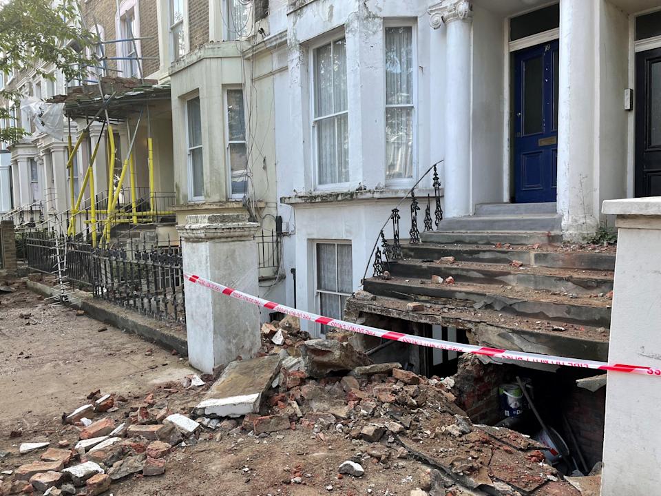 Thirteen people rescued by firefighters (ES)