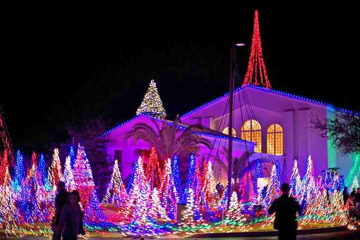 What state decorates the most for Christmas?