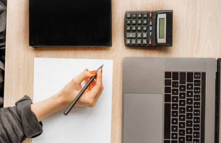 calculate funding finance stock How solar developers can maximize returns in times of market uncertainty