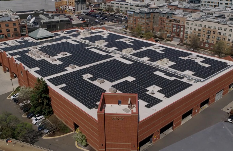 fedex commercial rooftop solar array Credit: FedEx