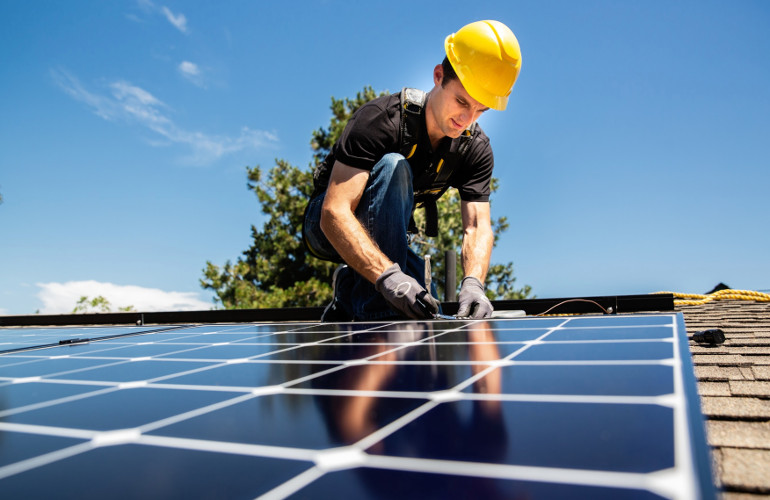 LG INSTALLER ON ROOF LG's advice to U.S. installers as it exits solar panel manufacturing